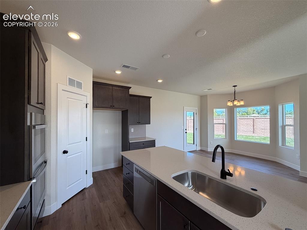 Image 8 of 41: Kitchen