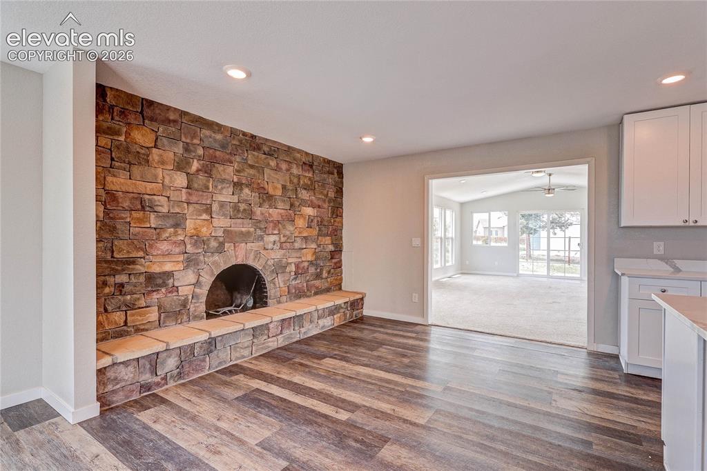 Image 19 of 50: Dining Area