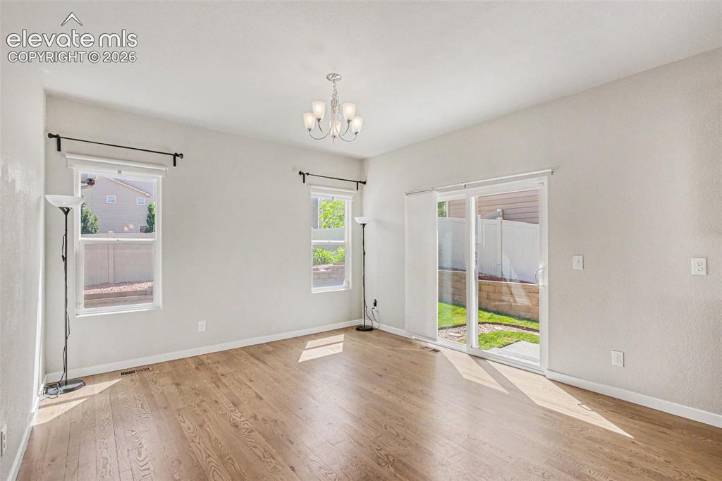 Image 16 of 39: Dining Room