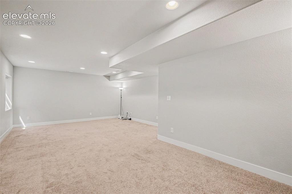 Image 31 of 39: Family Room