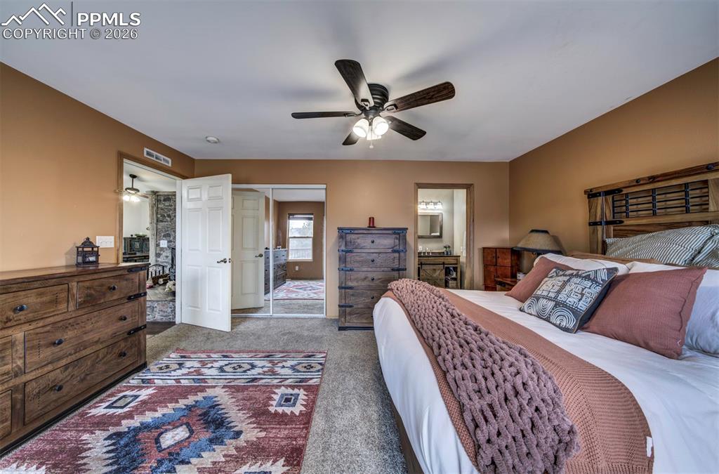 Image 30 of 40: Bedroom