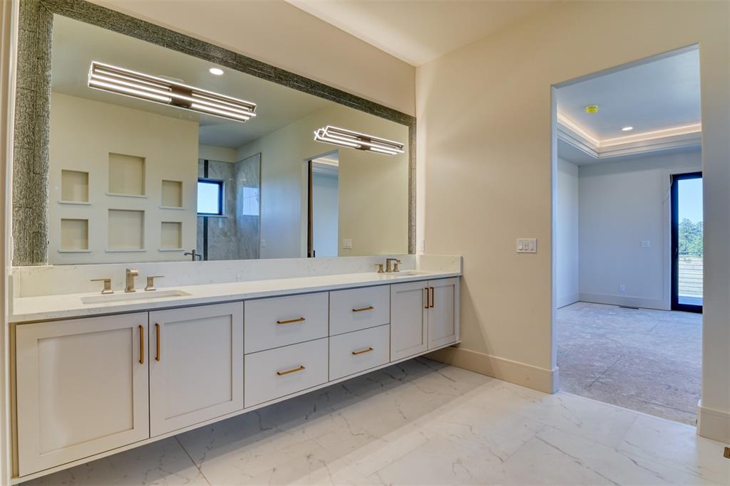 Image 23 of 47: Master Bathroom