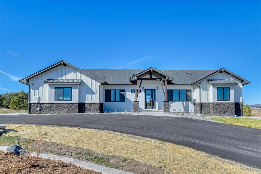 Image 7 of 47: Front of Structure