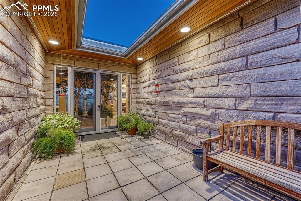 Image 18 of 49: Patio