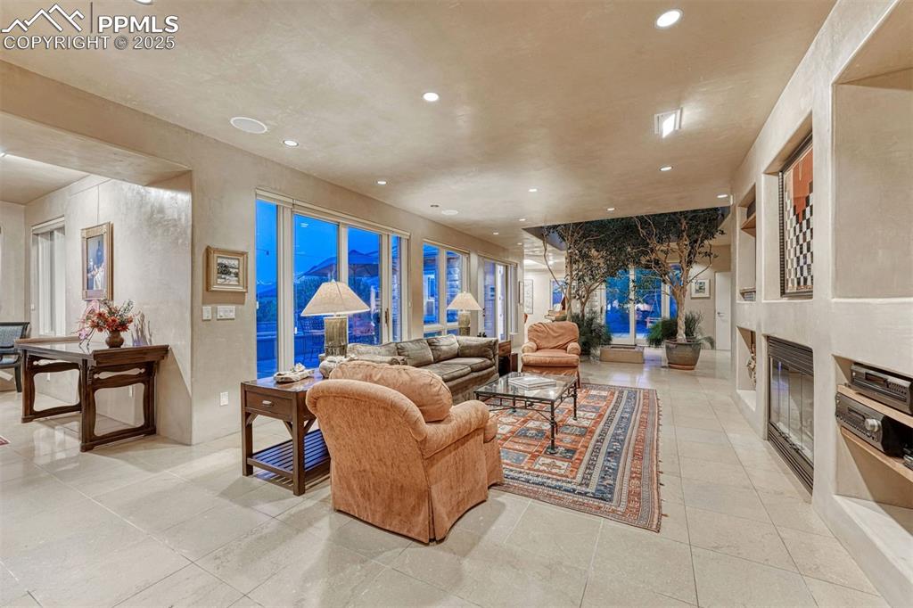 Image 29 of 49: Living Room