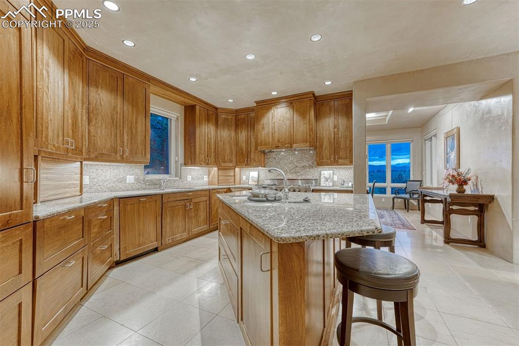 Image 39 of 49: Kitchen