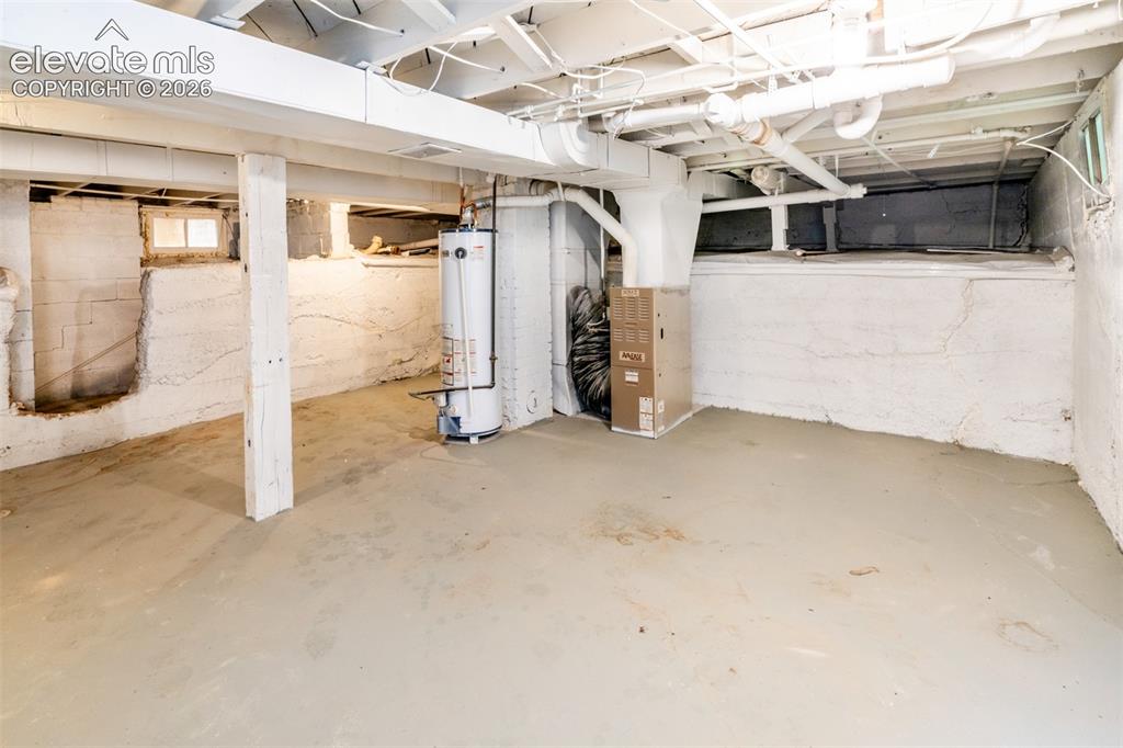 Image 15 of 22: Back of Structure