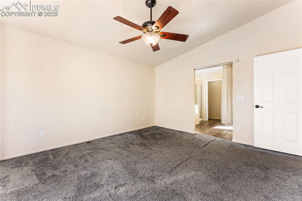 Image 17 of 49: Bedroom