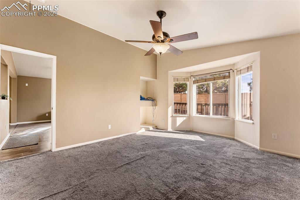 Image 19 of 49: Bedroom