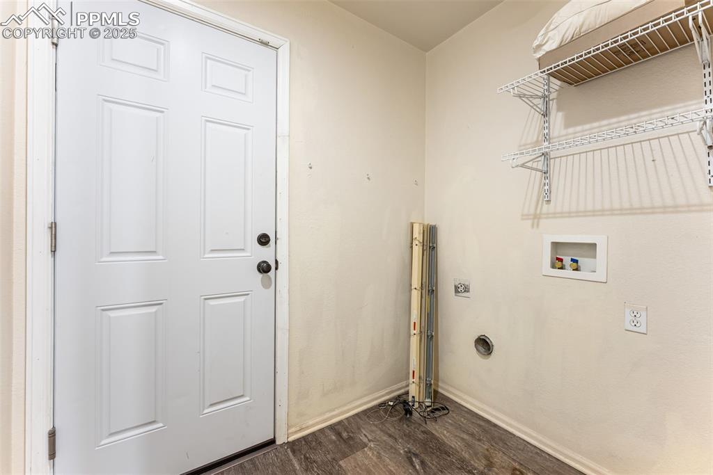 Image 28 of 49: Laundry