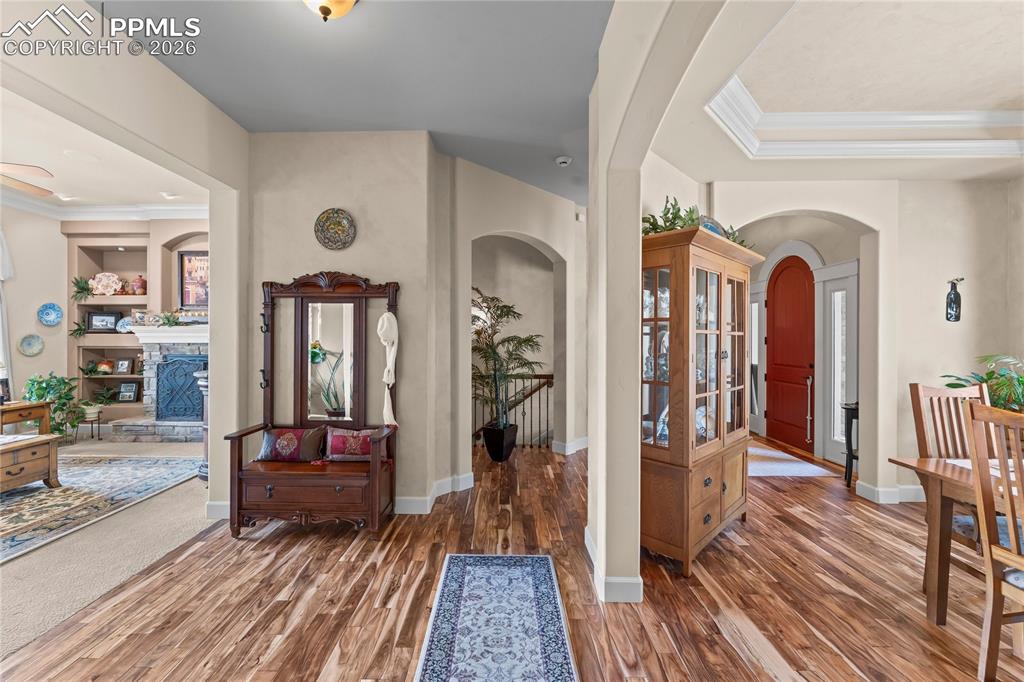 Image 13 of 50: Entry