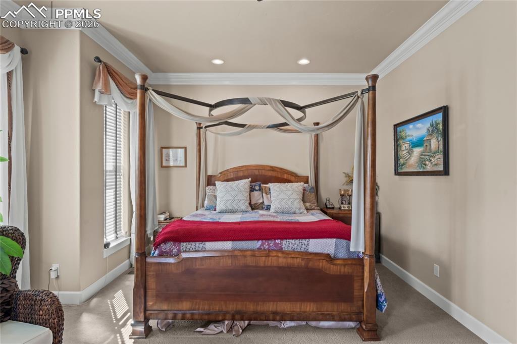 Image 31 of 50: Bedroom