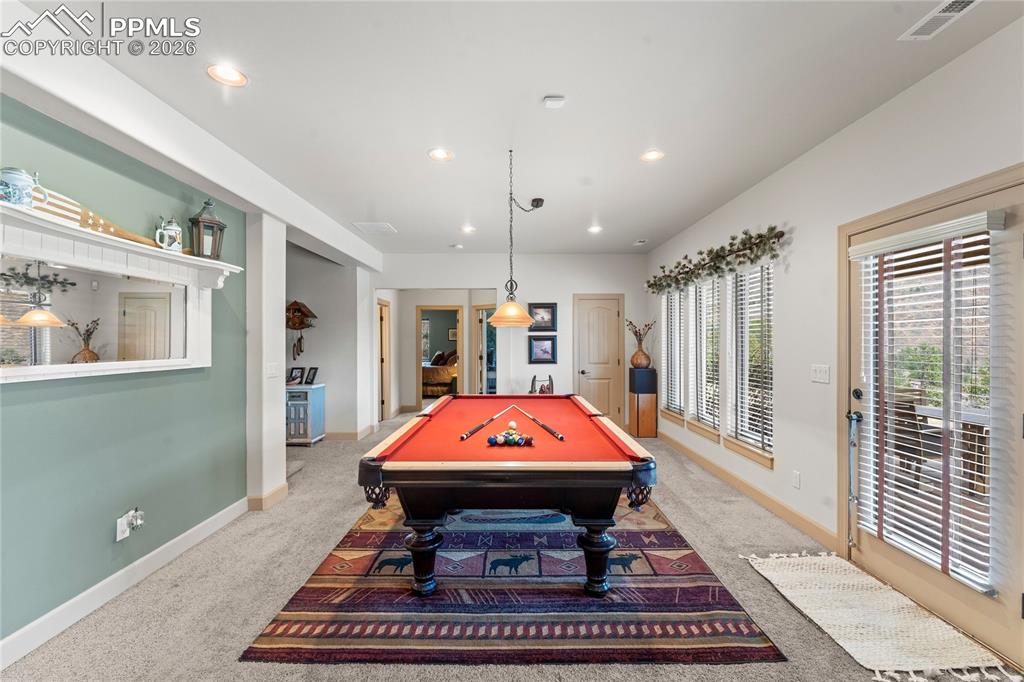 Image 40 of 50: Family Room