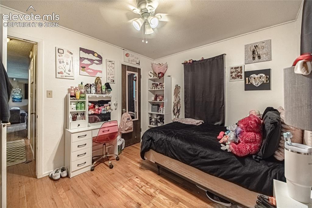 Image 16 of 44: Bedroom