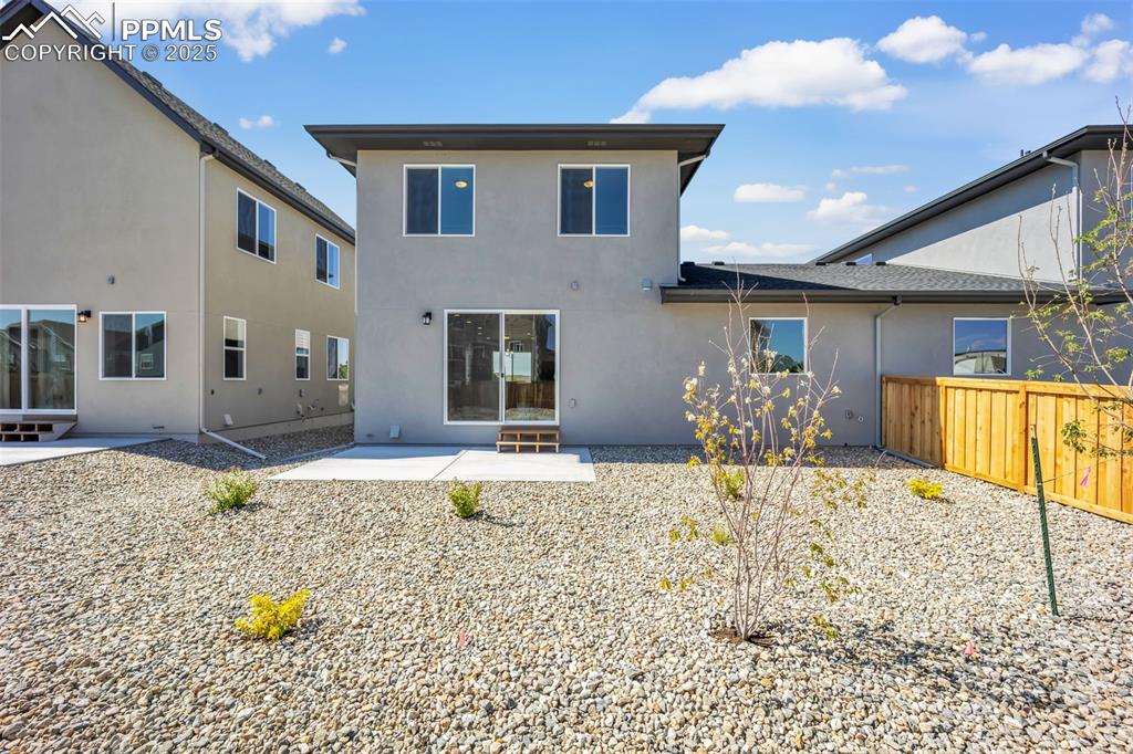 Image 30 of 34: Back of Structure