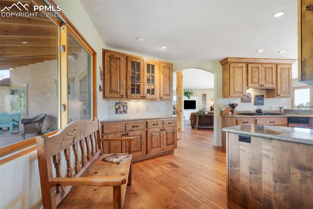 Image 11 of 50: Kitchen