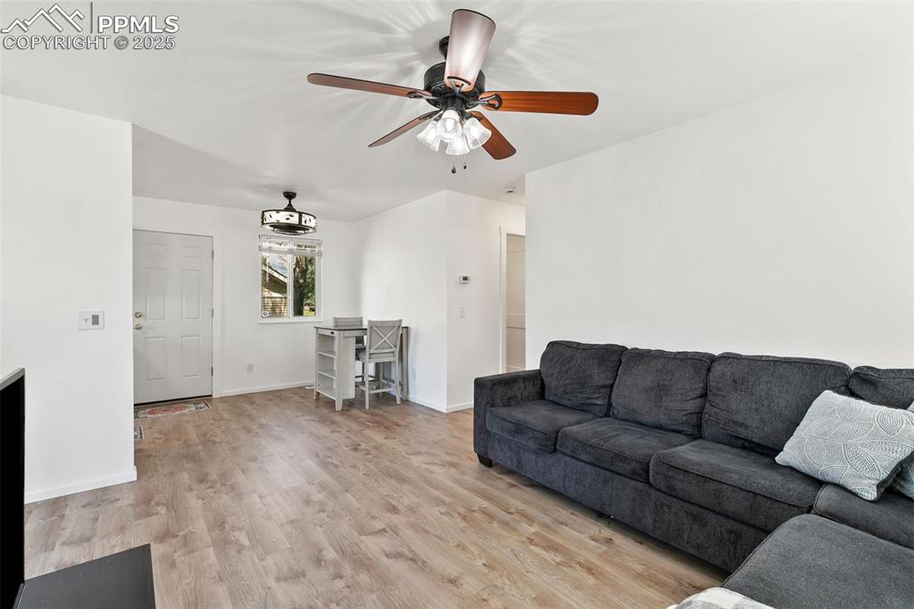 Image 8 of 27: Living Room