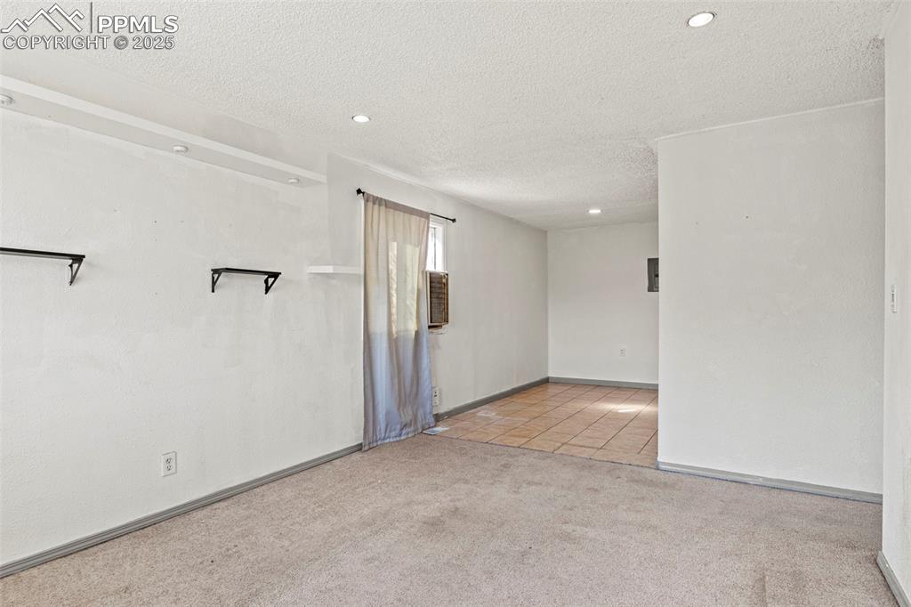 Image 5 of 24: Living Room