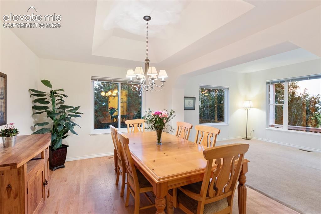 Image 11 of 47: Dining Area