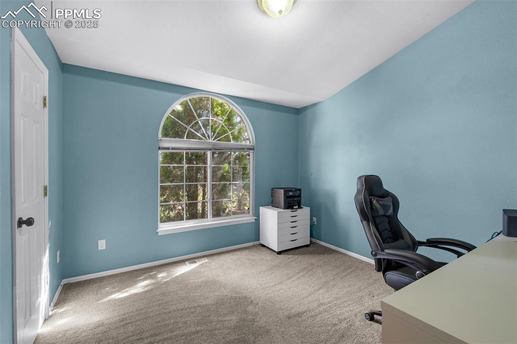 Image 18 of 38: Office