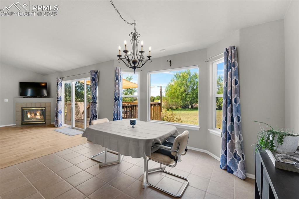 Image 6 of 38: Dining Area