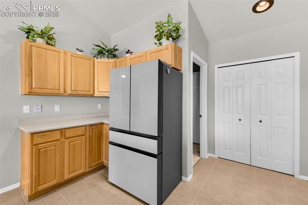 Image 9 of 38: Kitchen
