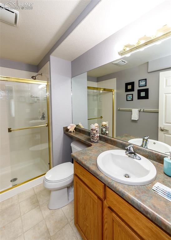 Image 42 of 50: Bathroom