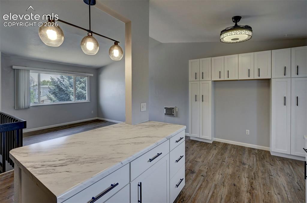 Image 16 of 45: Kitchen