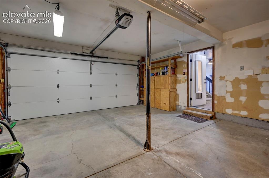 Image 44 of 45: Garage