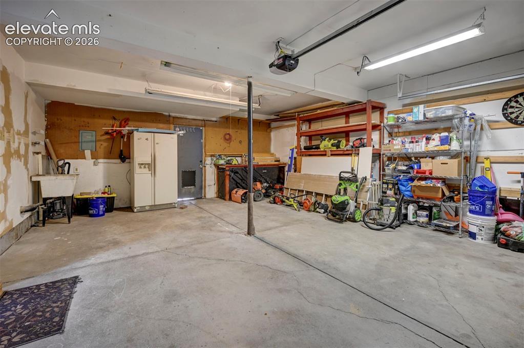 Image 45 of 45: Garage