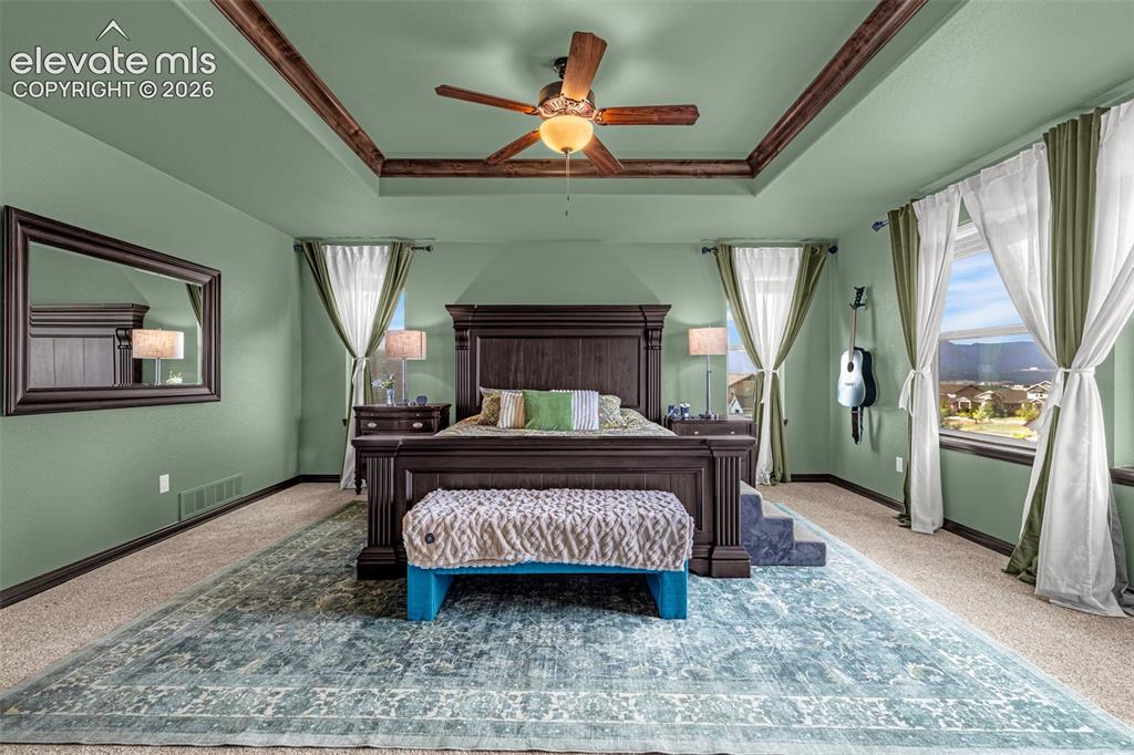 Image 19 of 48: Bedroom