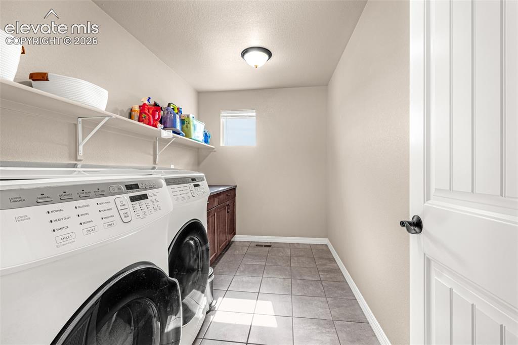 Image 26 of 48: Laundry