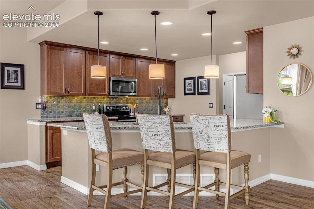 Image 7 of 48: Kitchen