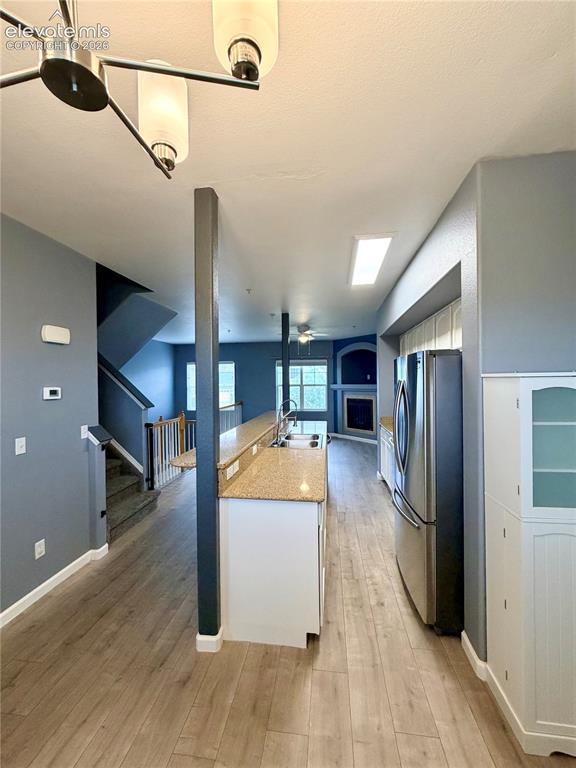 Image 10 of 32: Kitchen