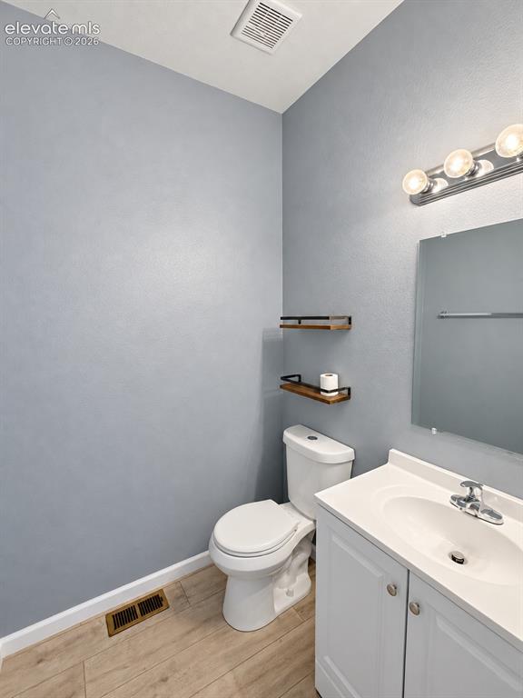 Image 13 of 32: Bathroom