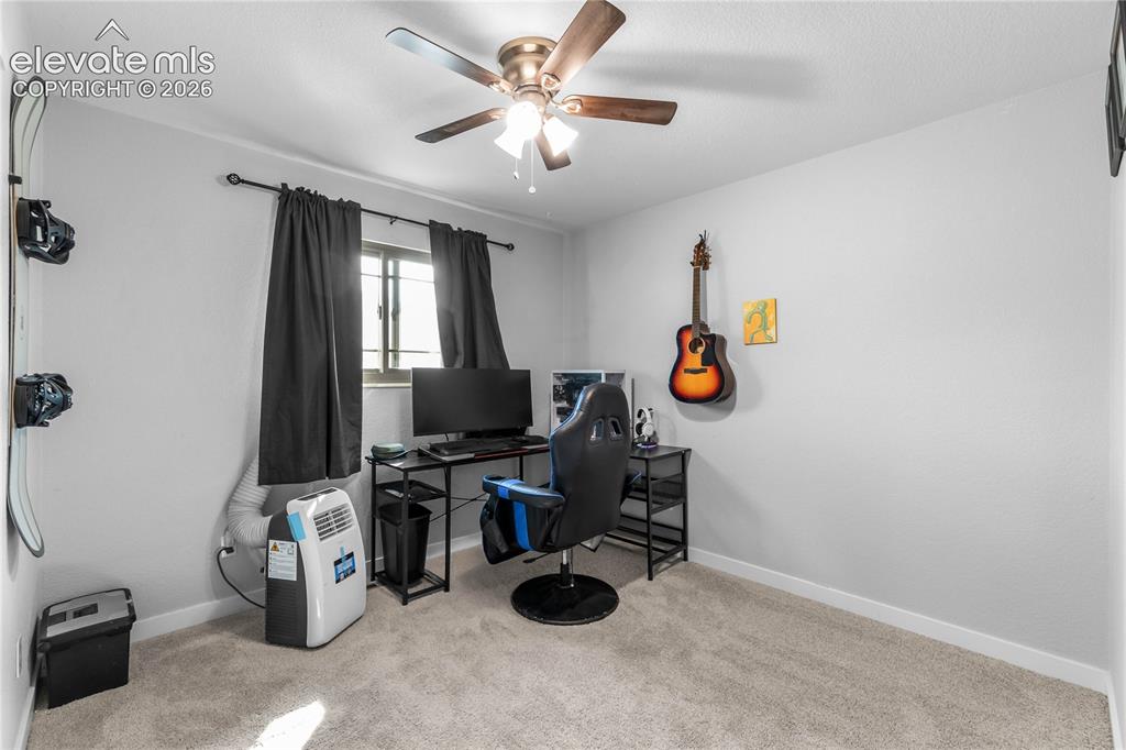 Image 15 of 21: Office