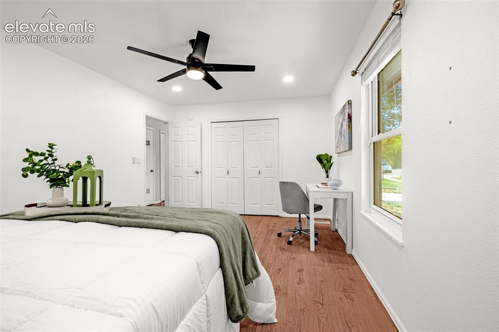 Image 15 of 31: Bedroom