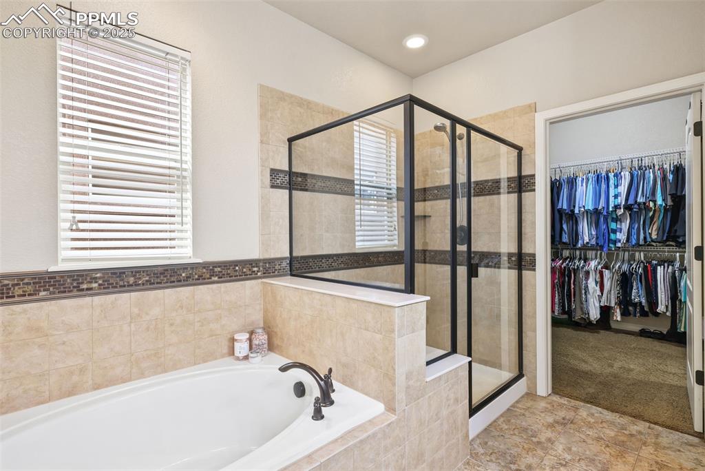 Image 19 of 29: Bathroom