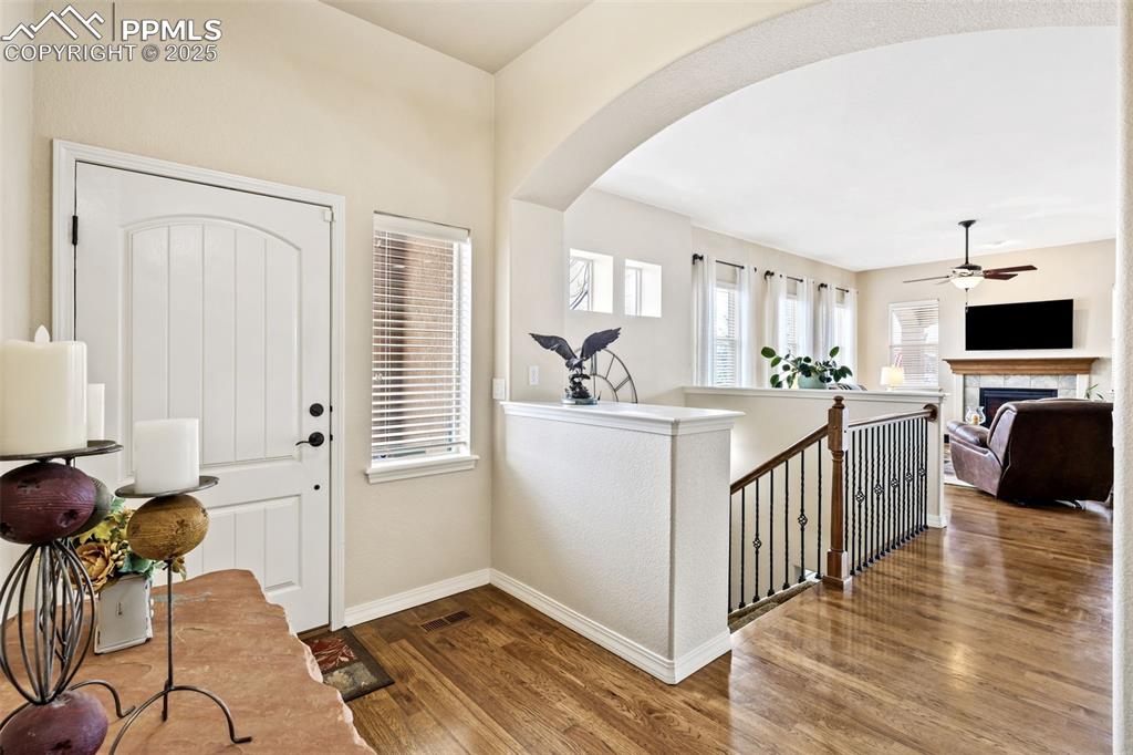 Image 8 of 29: Entry