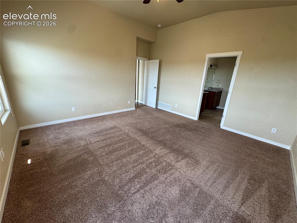 Image 9 of 27: Bedroom