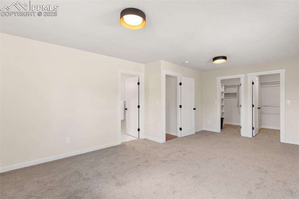 Image 16 of 37: Bedroom