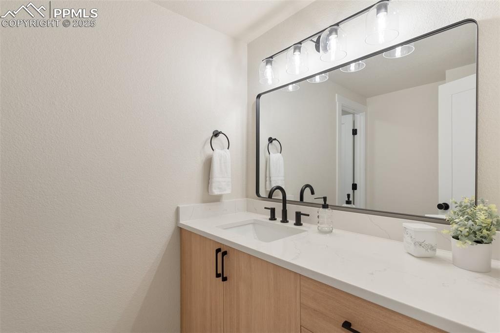 Image 18 of 37: Bathroom