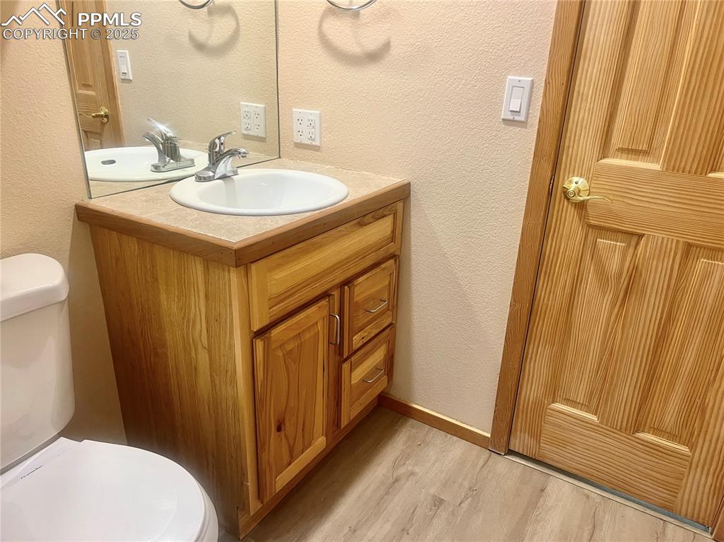 Image 34 of 50: Bathroom