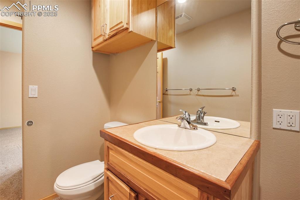 Image 36 of 50: Jack and Jill 3/4 bath