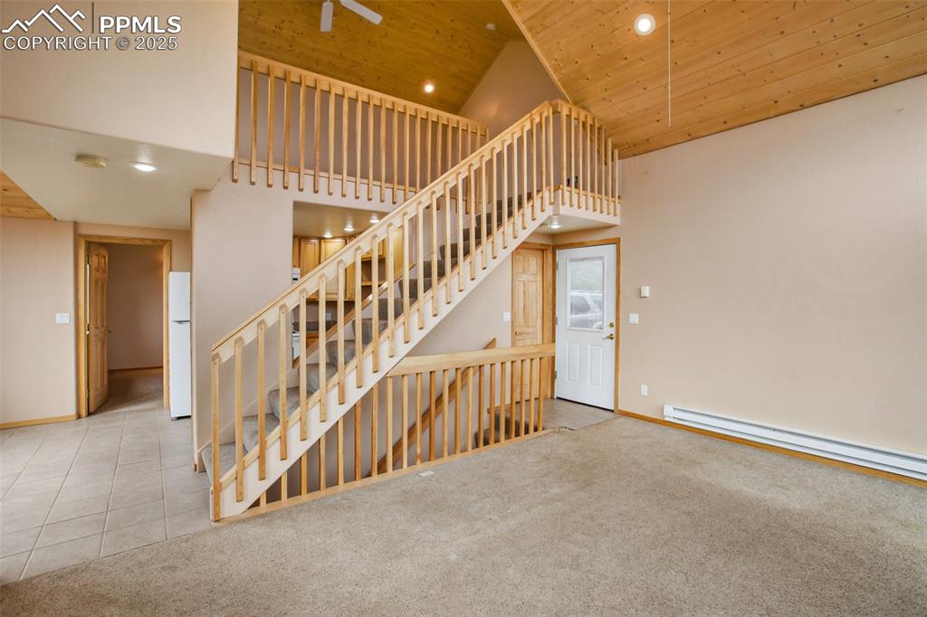 Image 9 of 50: Living Room