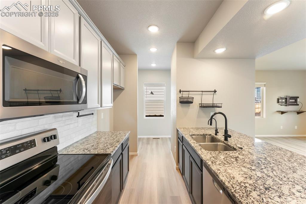 Image 12 of 38: Kitchen