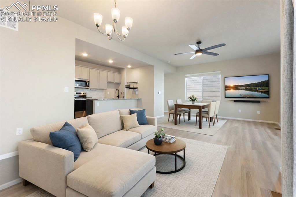 Image 7 of 38: Virtually Staged