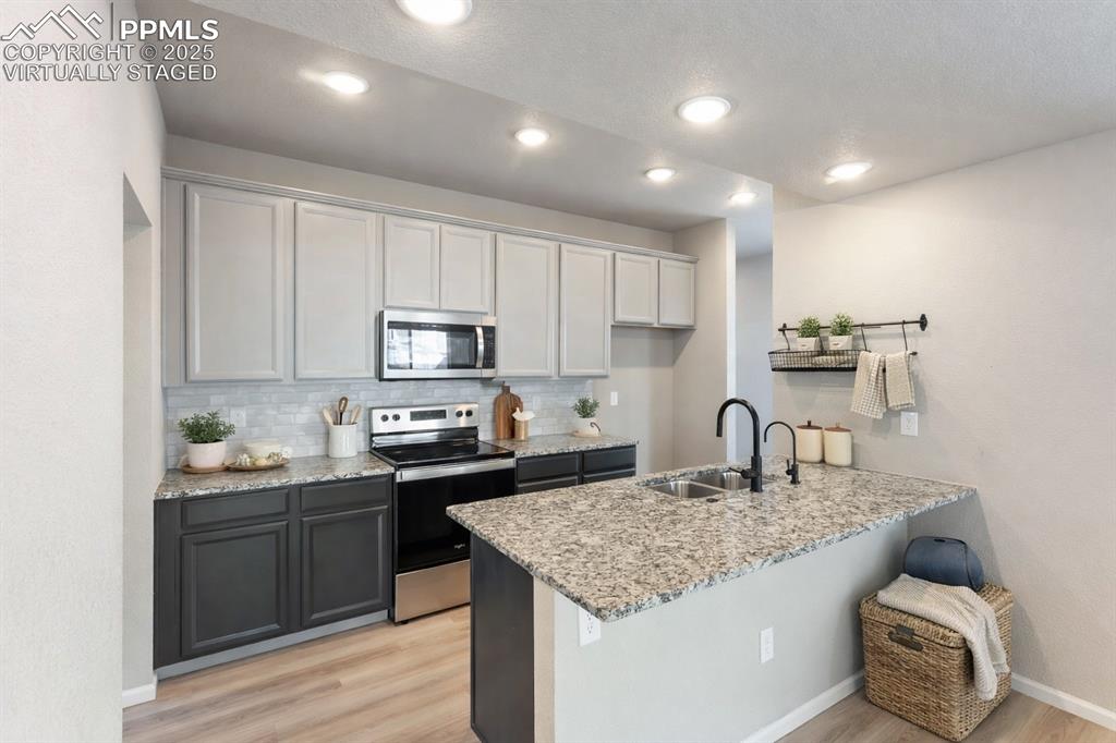 Image 9 of 38: Virtually Staged