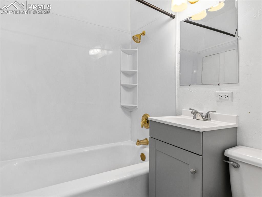 Image 9 of 11: No Description Available