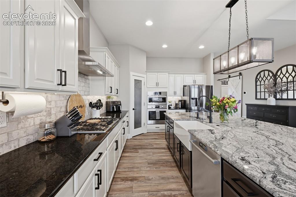 Image 8 of 41: Kitchen